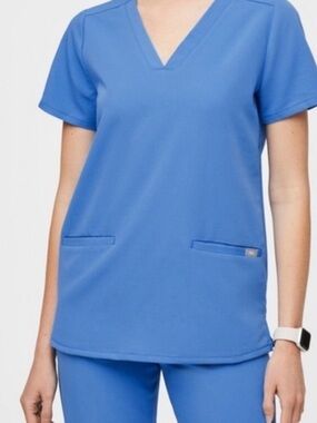 Figs Ceil Blue Casma Three-Pocket Scrub Top Size M